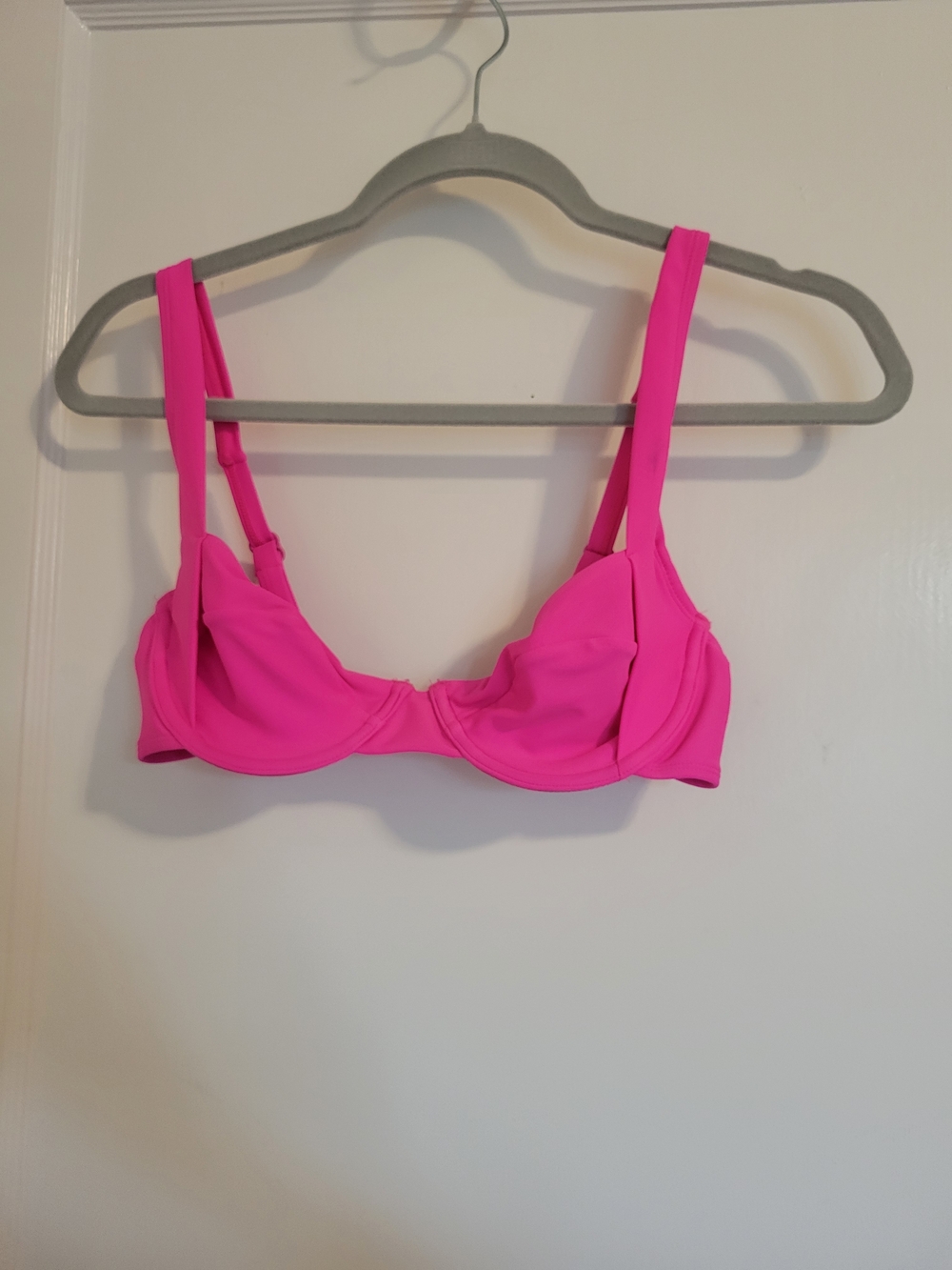 Women's Hot Pink Good American Support Demi Top